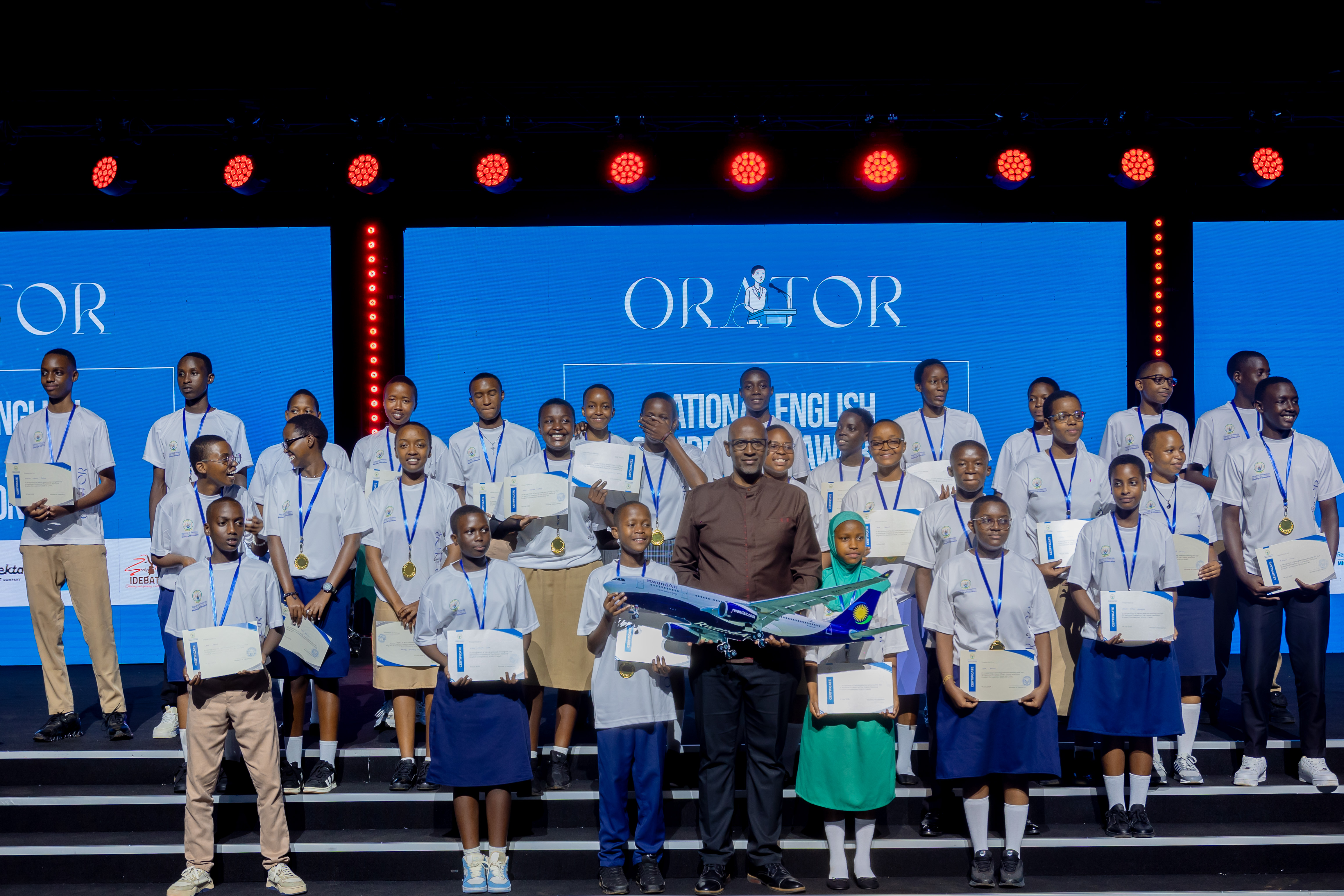 MINEDUC rewards 30 first ORATOR champions with a trip to UK in two weeks English training program