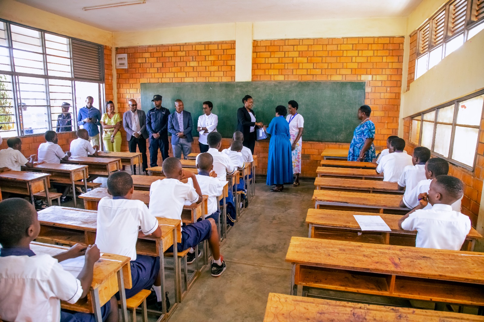 Umujyi wa Kigali wizeye kuzagira abana benshi batsinze ku kigero cyo hejuru ibizamini bya Leta nyuma yo kwikosora